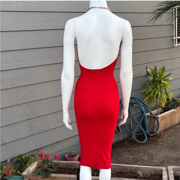 Hera Collection Red Backless Dress - Picture 4 of 4